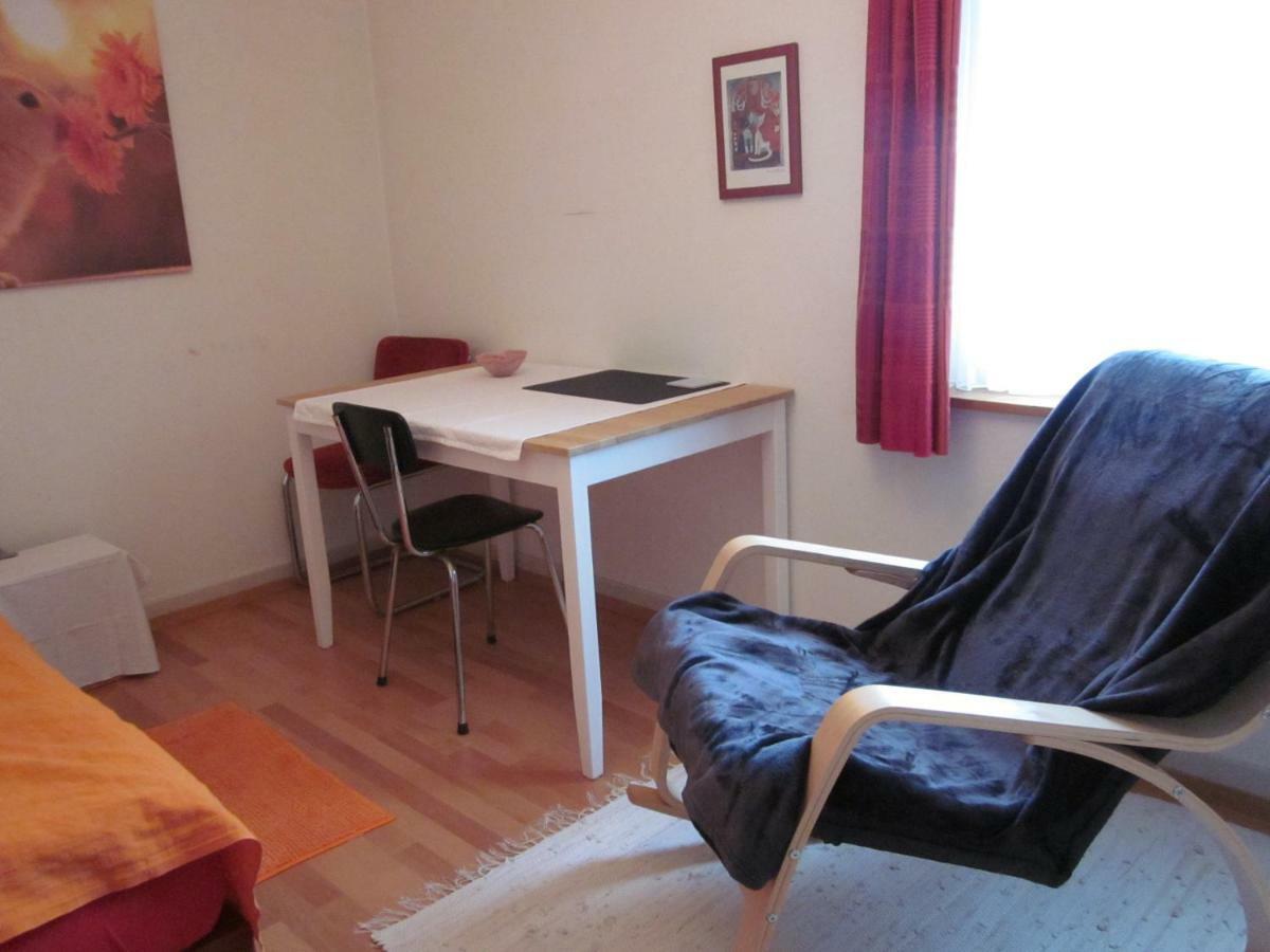 Ruhiges Gaestezimmer Winterthur Exterior foto
